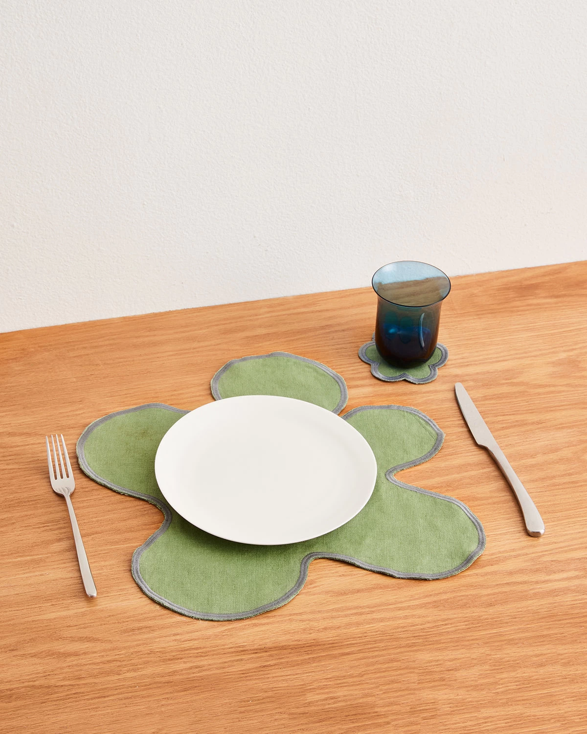 Pistachio & Mineral 100% French Flax Linen Flower Placemats (Set Of Four) 3 Pistachio & Mineral 100% French Flax Linen Flower Placemats (Set Of Four)