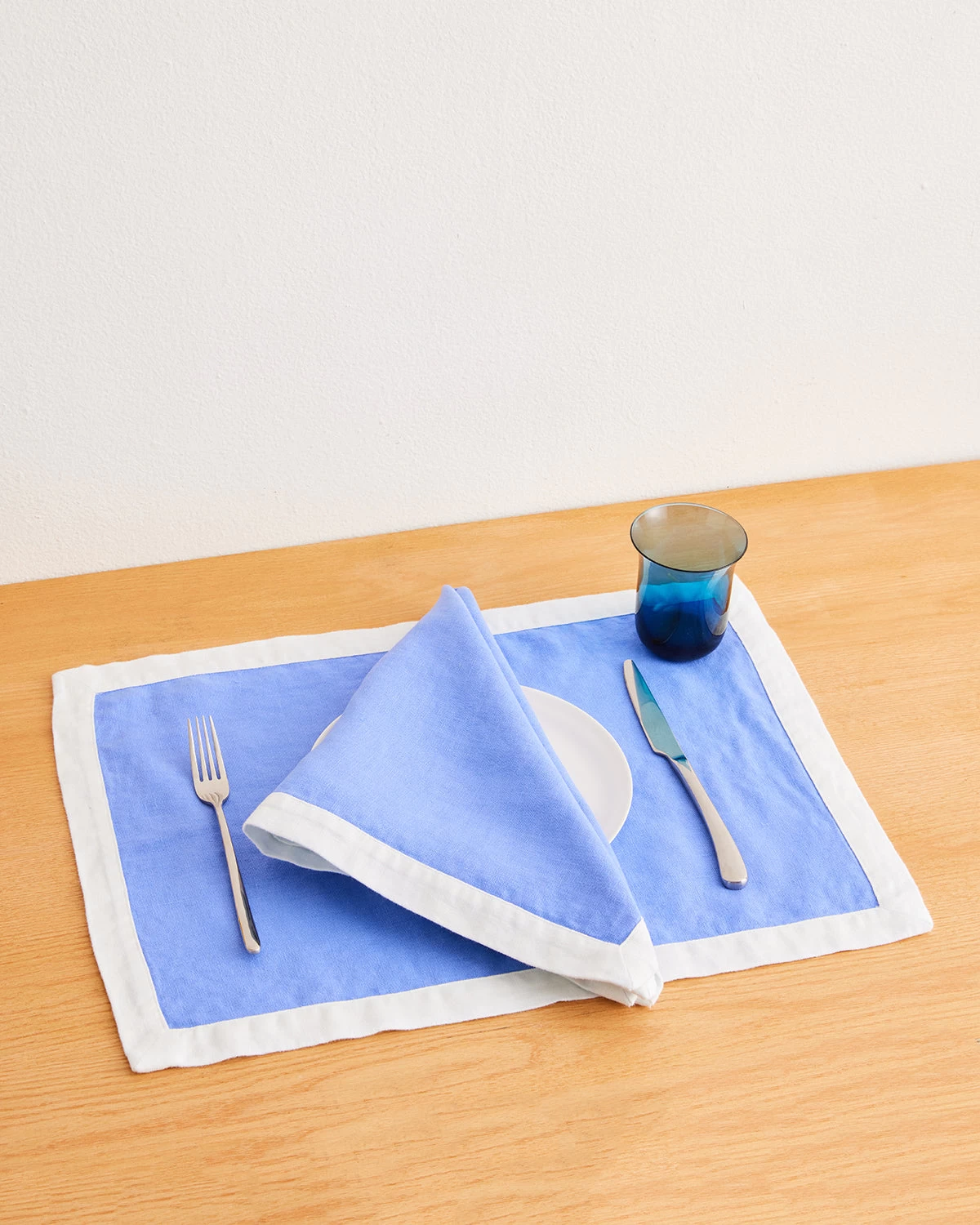 Wildflower & White 100% French Flax Linen Trim Napkins (Set Of Four) 3 Wildflower & White 100% French Flax Linen Trim Napkins (Set Of Four)