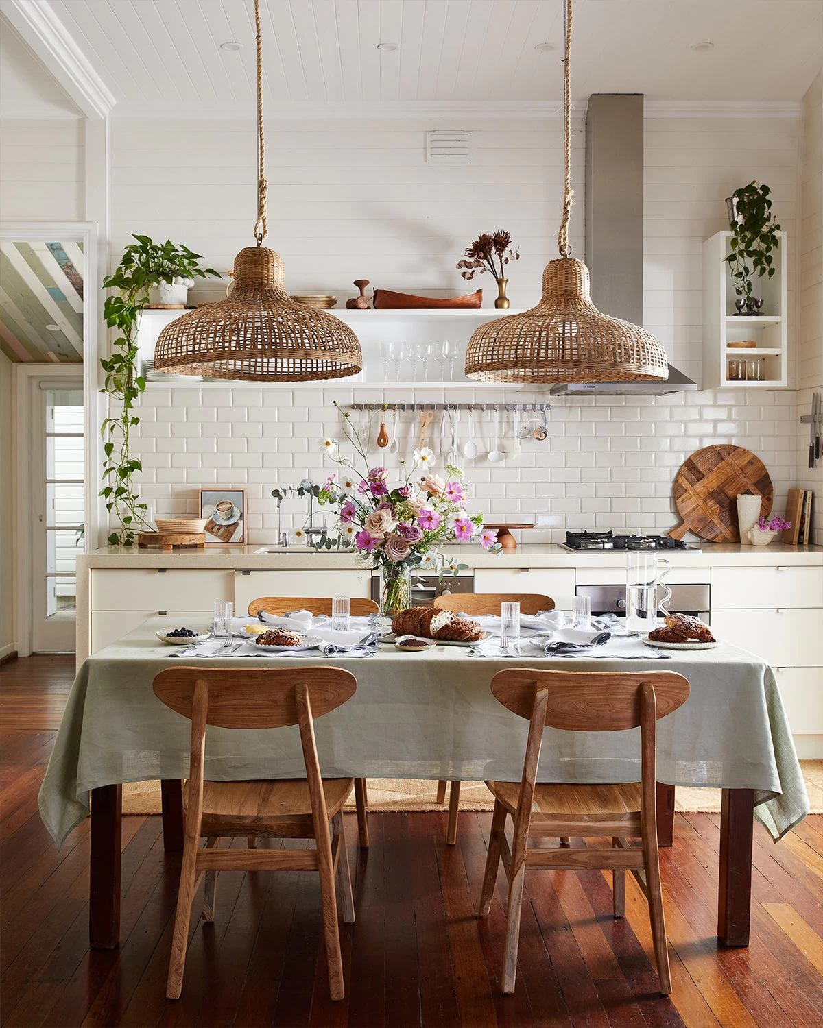 White & Mineral 100% French Flax Linen Scalloped Napkins (Set Of Four) 9 White & Mineral 100% French Flax Linen Scalloped Napkins (Set Of Four) - Image 7