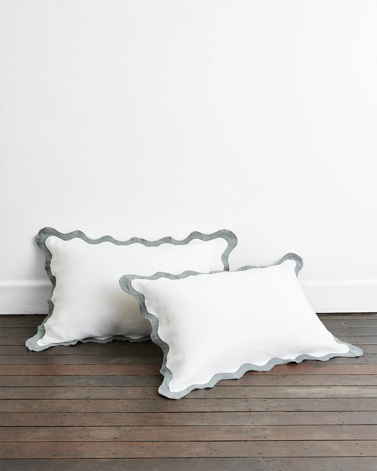 White & Mineral 100% French Flax Linen Scalloped Pillowcases (Set Of Two) 3 White & Mineral 100% French Flax Linen Scalloped Pillowcases (Set Of Two)